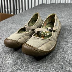 Keen Womens Flats Size 8.5